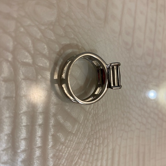 Silver ring - Picture 4 of 8